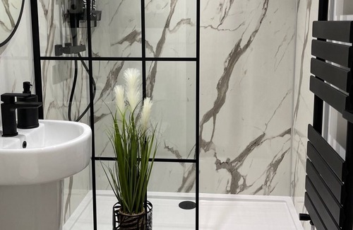 Combs Apartment | Beautiful Hidden High Peak Studio