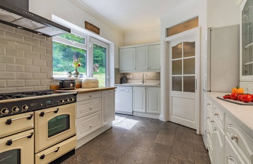 Boughton Monchelsea Cottage | Beautiful high end bungalow within owners’ grounds with fantastic garden views.