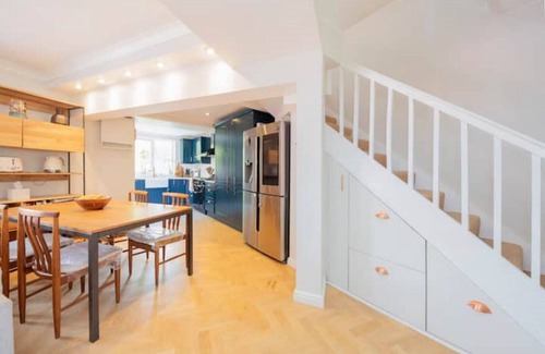 College Park and Old Oak House | Beautiful High end Home close to city center