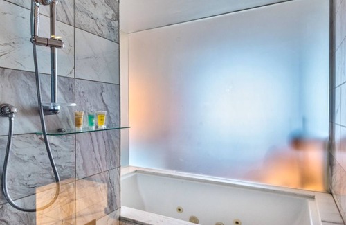 Las Vegas Hotel | Beautiful High Rise Condo-No Resort Fees