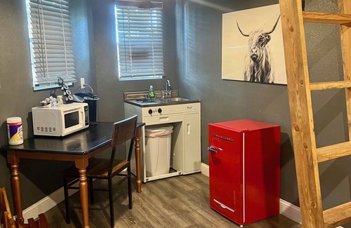 Boerne Cabin | Beautiful Hill Country Cabin with kitchenette, close to Boerne and Bulverde