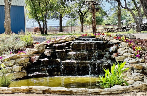 Boerne Cabin | Beautiful Hill Country Cabin with kitchenette, close to Boerne and Bulverde