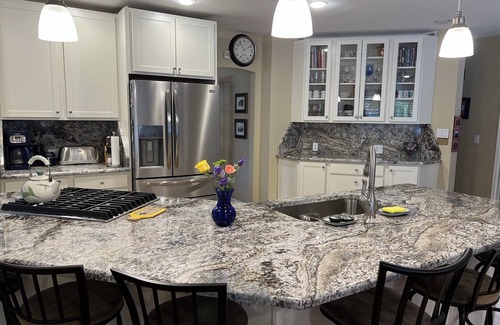 Hale House | Beautiful Hilltop Home! Conveniently located near Cherry Creek. Family Friendly!