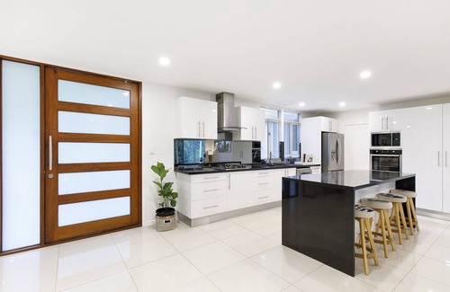 Doonan House | Beautiful Hinterland House-15 mins drive from Noosa beaches! !