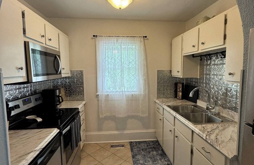 Roanoke House | Beautiful Historic 5-Bedroom Home!