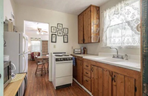 Mount Dora Cottage | Beautiful Historic Cottage, The Garden