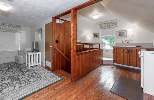 Mount Dora Apartment | Beautiful Historic Cottage, Hideaway