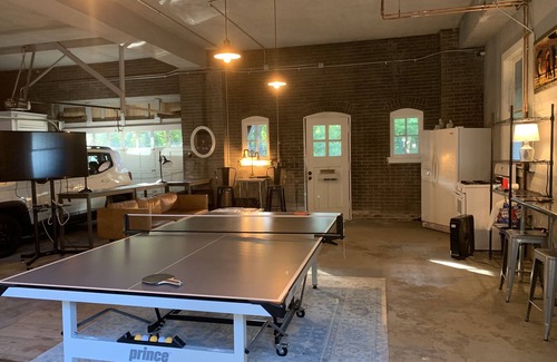 Davenport House | Beautiful historic Carriage House in exclusive McClellan Heights