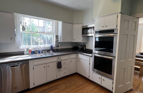 Evanston House | Beautiful Historic Colonial 5 bedroom