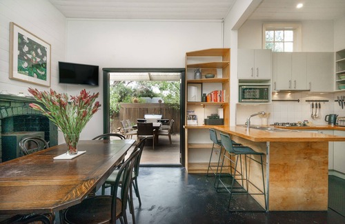 Lancefield House | Beautiful historic former bank set in gorgeous country garden