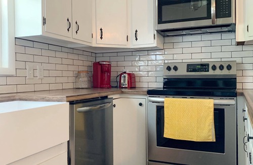 Rolla House | Beautiful Historic Farmhouse: Perfect for Fugitive Beach, Military, & MS&T!