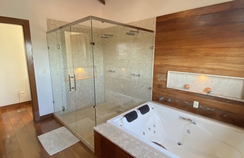 Village da Ferradura House | Beautiful house in Búzios, on Ferradura beach, 6 suites, swimming pool and gourmet space.