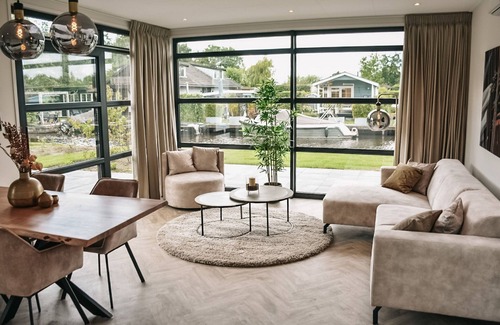Loosdrecht House | Beautiful holiday home in a holiday park near the Loosdrechtse Plassen