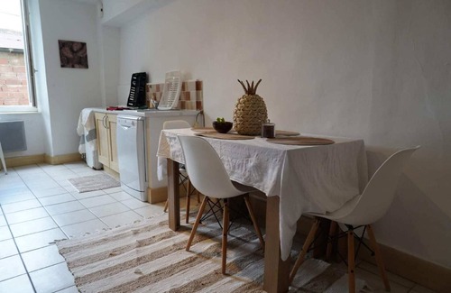 Saint-Chinian House | Beautiful holiday home with fireplace