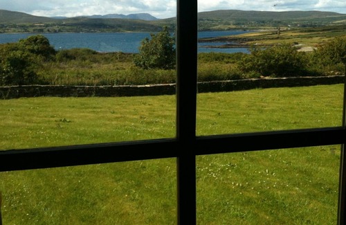 Dunbeacon Cottage | Beautiful Holiday Cottage 3 beds with private access to Dunmanus Bay