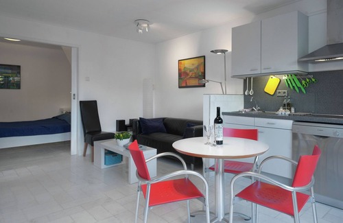 Krabbendam House | Beautiful Holiday Home near Lawn Bowling in Krabbendam