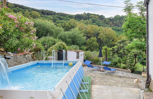 San Floro House | Beautiful holiday home with fantastic views of the countryside.