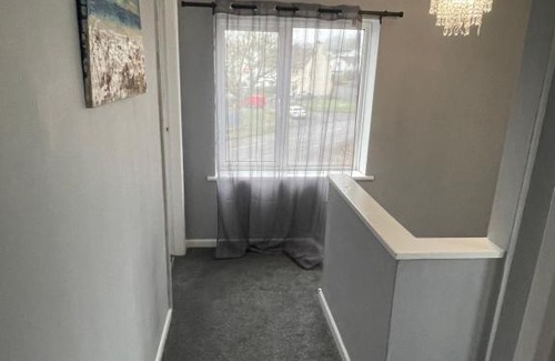 Graig Apartment | Beautiful Holiday Home Near Newport City Centre, Laurel Road - Sleeps up to 8