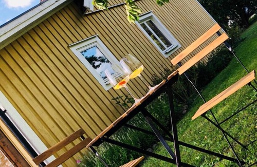 Morlunda House | Beautiful holiday home with private orchard in Småland