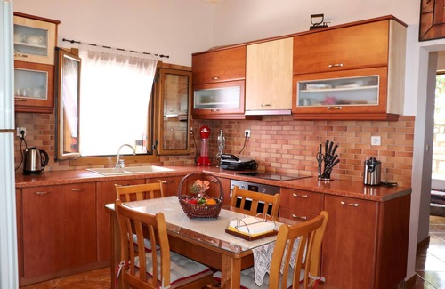 Aloizianika House | Beautiful holiday house with sea view, terrace, BBQ | Lakonia, Peloponnese