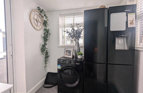 Bagillt House | Beautiful Holiday Retreat Gym and Jacuzzi, Sauna