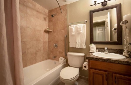 Brownsville Resort | Beautiful Holiday Inn Club Mount Ascutney Resort