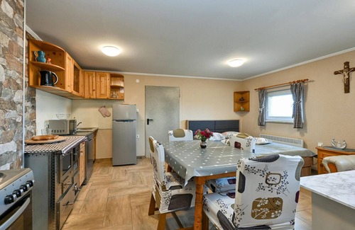 Varazdinske Toplice House | Beautiful home in Leskovec Toplicki