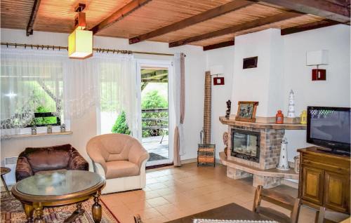 Skarszewy House | Beautiful Home In Bozepole Krolewskie