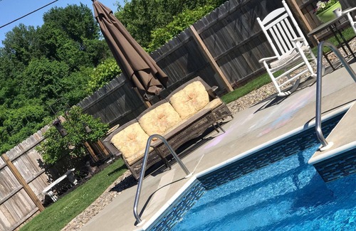 South Glens Falls House | Beautiful home close to Saratoga and Lake George . Ski, tube, hike, bike nearby