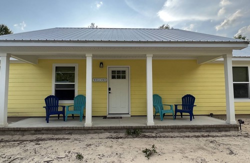 Washington County House | Beautiful home, 200 Private Acres on a lake! Fishing and Springs nearby!