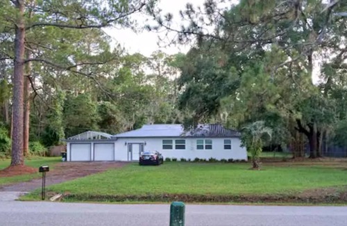 Southside House | Beautiful Home .4 bed .2 baths. Acre of land .great area.2 car garage