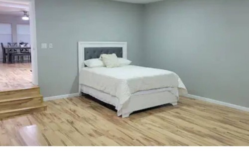 Southside House | Beautiful Home .4 bed .2 baths. Acre of land .great area.2 car garage
