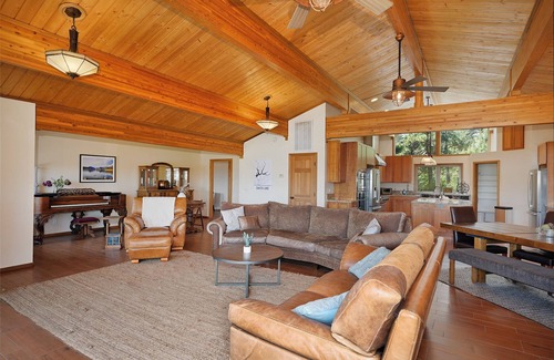 Lakehead House | Beautiful Home Above Lake Shasta