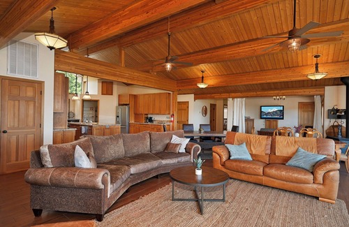 Lakehead House | Beautiful Home Above Lake Shasta
