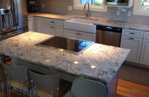 Tom Nevers House | Beautiful Home, Airy, 0pen plan. R/T Car Ferry Available Sunday Aug 20 & 27 2023