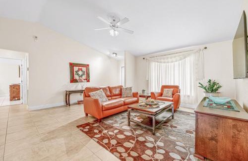 Royal Palm Beach House | Beautiful Home Away From Home