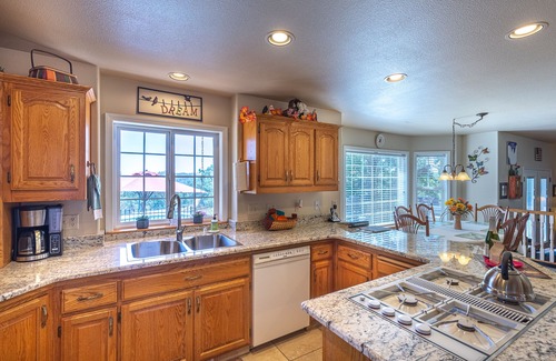 Mariposa House | Beautiful Home Away From Home. Private pool & spa. LONG TERM RENTERS WELCOMED