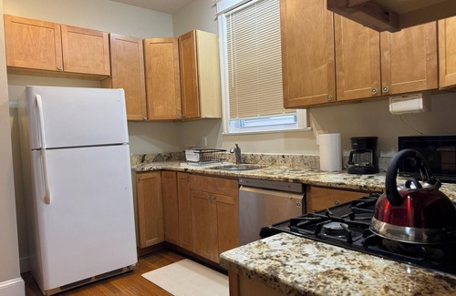 16th Street Heights Bed & Breakfast | Beautiful Home Away from Home: Spacious 5-bedroom house in Washington DC.