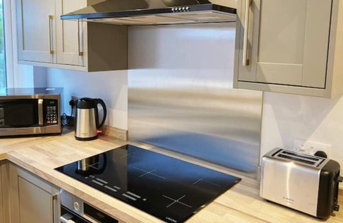Sheldon House | Beautiful Home, BHX Airport, Nec, King Size Beds