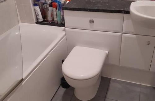 Cwm Frwd Oer Apartment | Beautiful home. Free parking.Wifi. Self checkin