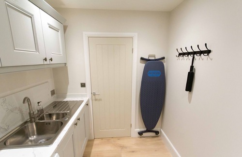 Nether Poppleton House | beautiful home & location with parking and garden