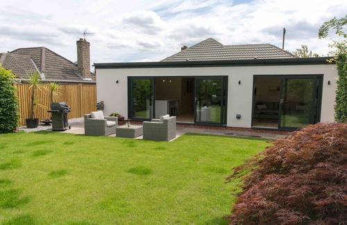 Nether Poppleton House | beautiful home & location with parking and garden