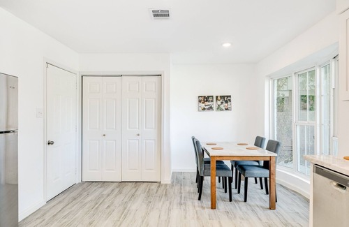 Clodine House | Beautiful home in a great location with enclosed backyard, smart TV, patio, W/D