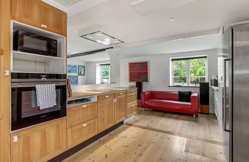 Tejn House | Beautiful home in Allinge with WiFi