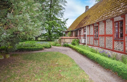 Kvarlov House | Beautiful home in Annelöv