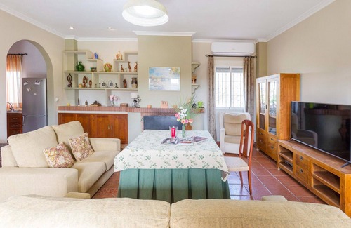 Arahal House | Beautiful home in Arahal with WiFi