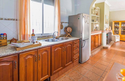 Arahal House | Beautiful home in Arahal with WiFi