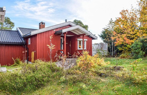 Royken House | Beautiful home in åros with kitchen