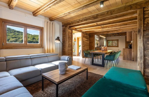 Gospic House | Beautiful home in Barlete with WiFi