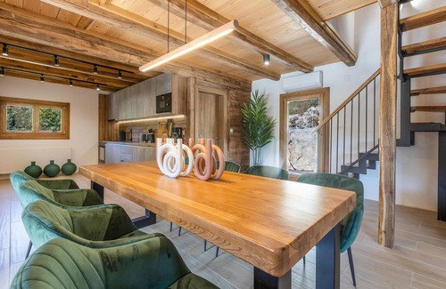 Gospic House | Beautiful home in Barlete with WiFi